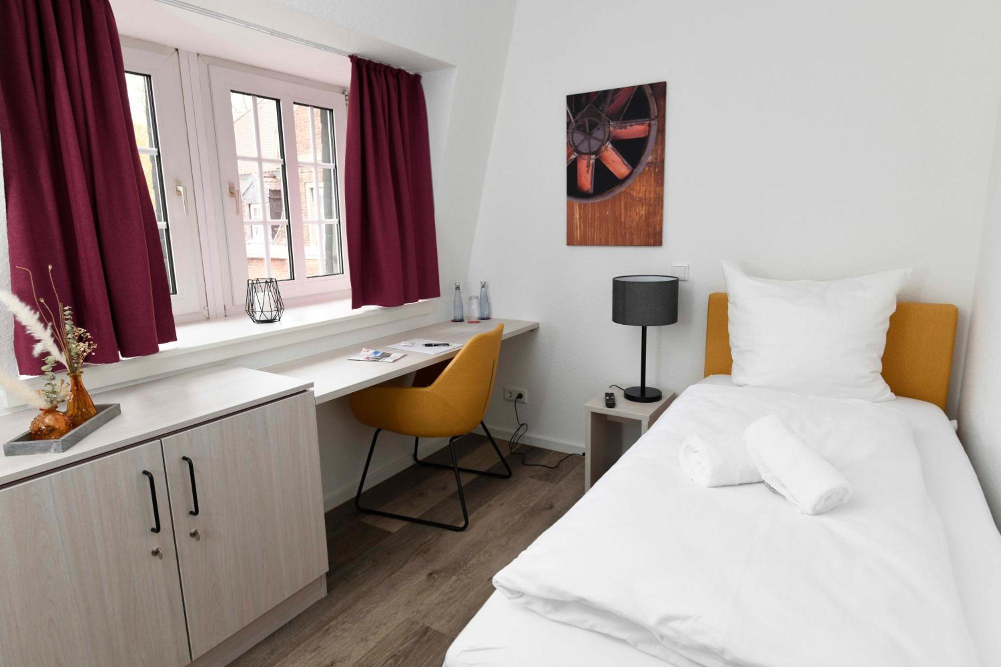 St. Barbara-Haus Hotel Dinslaken Luaran gambar